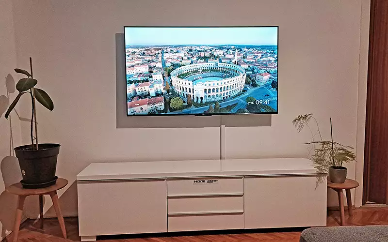 Living room — Google TV 55"