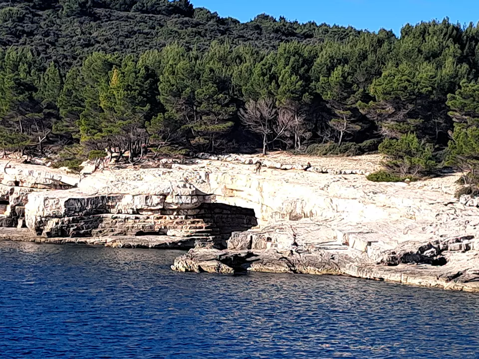 Rocky coastline near Galebove stijene, Pula